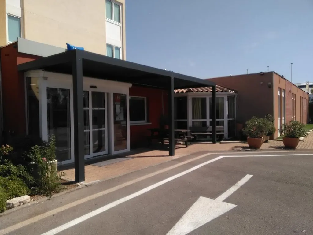 Ibis Budget Aix En Provence Aix-en-Provence 2*,